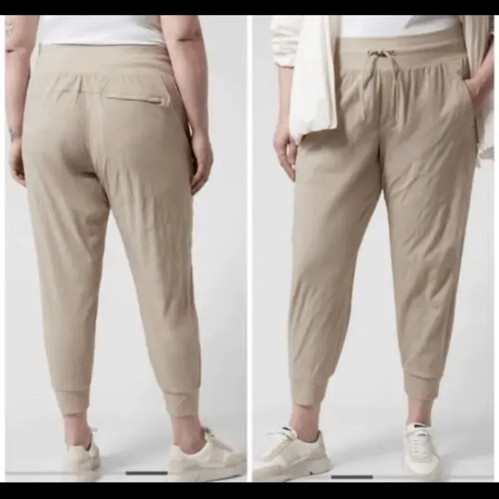 Athleta Trekkie North Jogger Tan Pants Sz 20 S16
